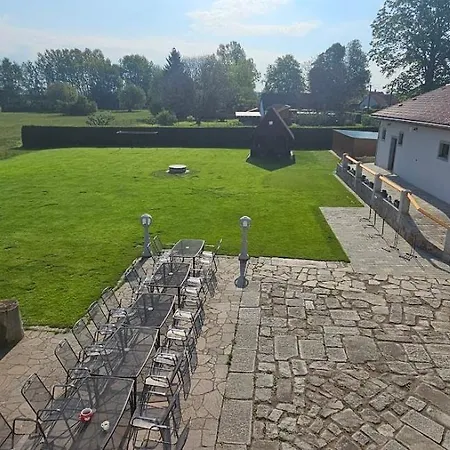 U Rybnika Smrcna Guest house *